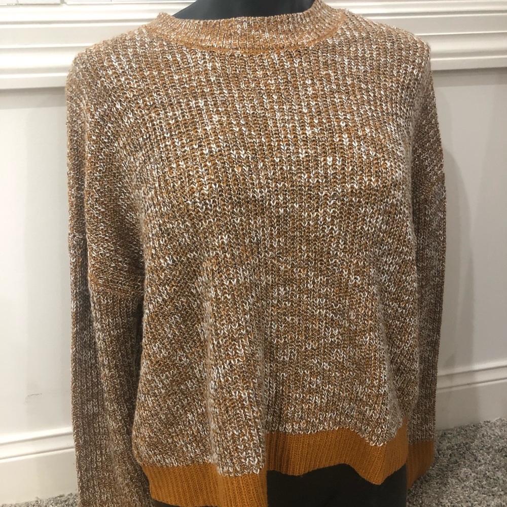 Daytrip Crew Tulip Back Sweater